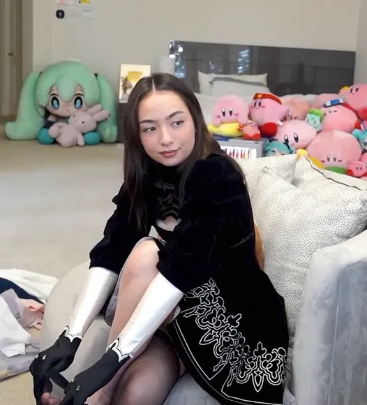 Sakurashymko Thigh-High Stockings Tease OnlyFans Video Leaked