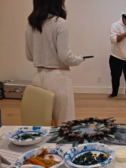 Sakurashymko Crop Top And Pants OnlyFans Video Leaked