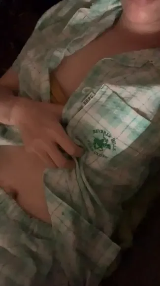 Sanaonly22 Plaid Shirt Tease OnlyFans Video Leaked