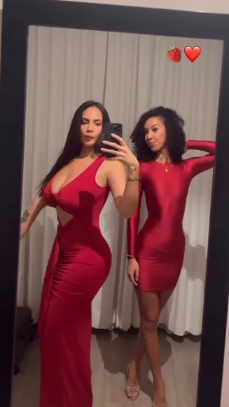 Sannatorr Red Dress Side Slit OnlyFans Video Leaked