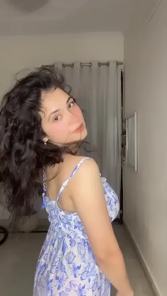 Santoor Backless Dress Tease OnlyFans Video Leaked