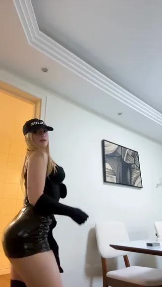 Sarahestanislau Latex Skirt Ass Pose OnlyFans Video Leaked