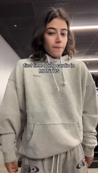 sarasaffari__ video thumbnail