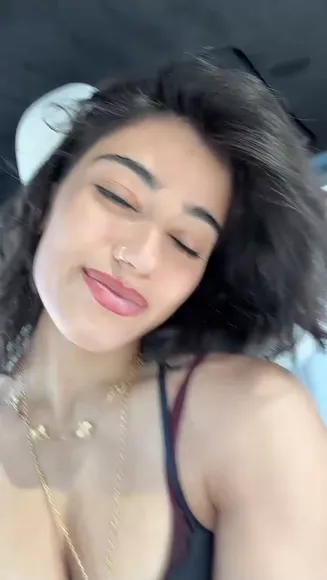 sarasaffari__ video thumbnail