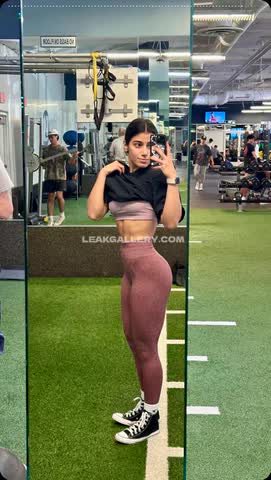 Sarasaffari__ Exclusive Leaked Nude OnlyFans #14766357