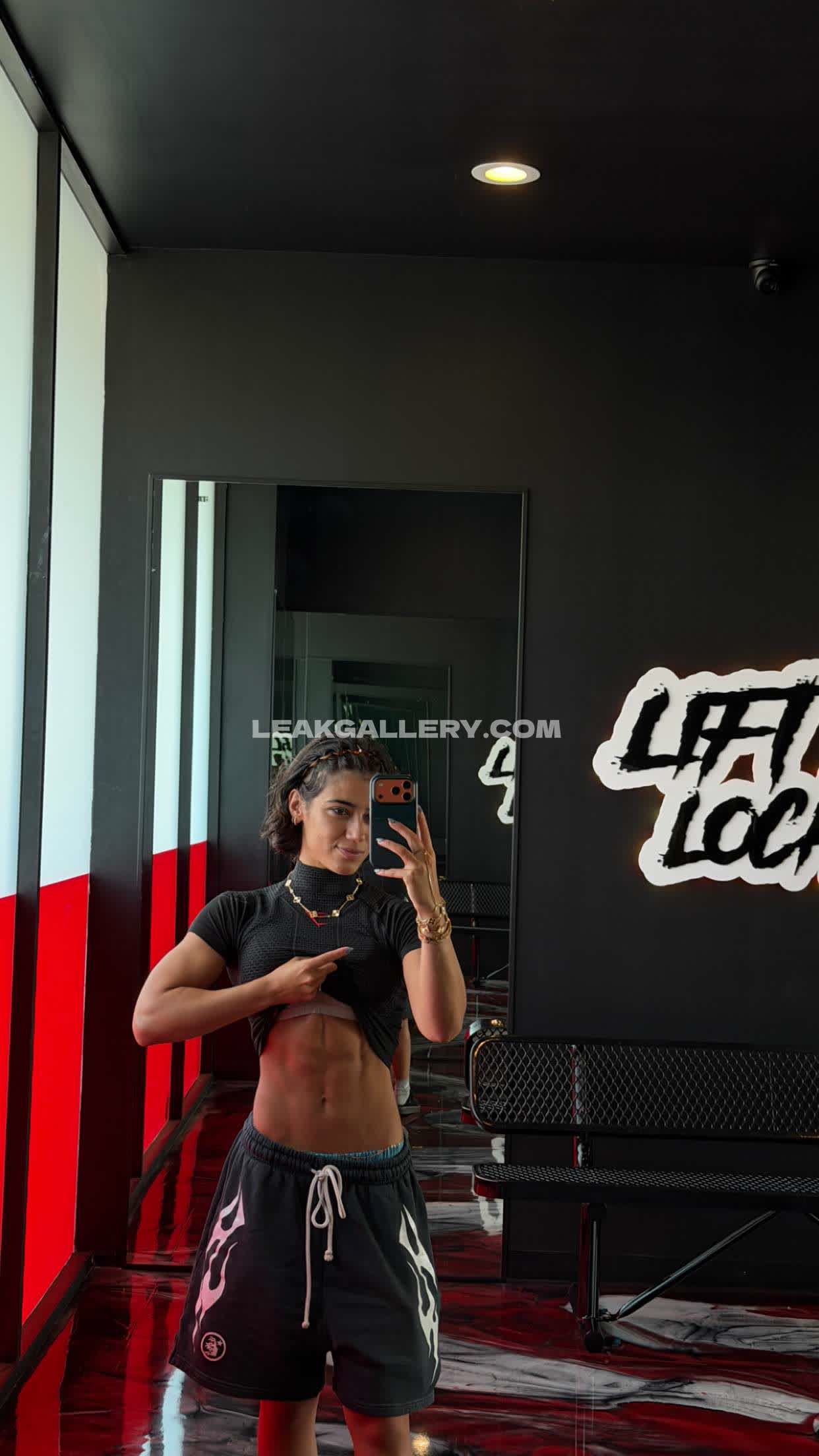 Sarasaffari__ Exclusive Leaked Nude OnlyFans #13124436