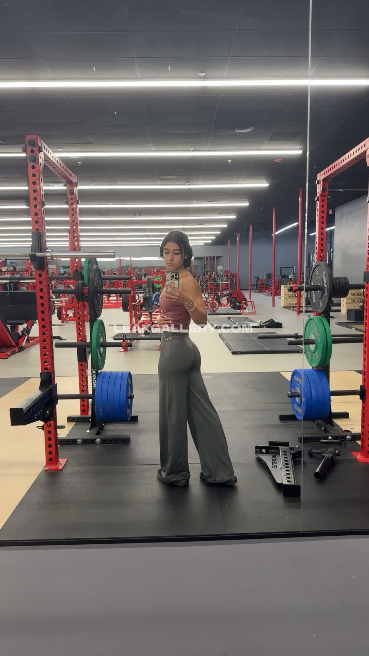 Sarasaffari__ Exclusive Leaked Nude OnlyFans #13069695