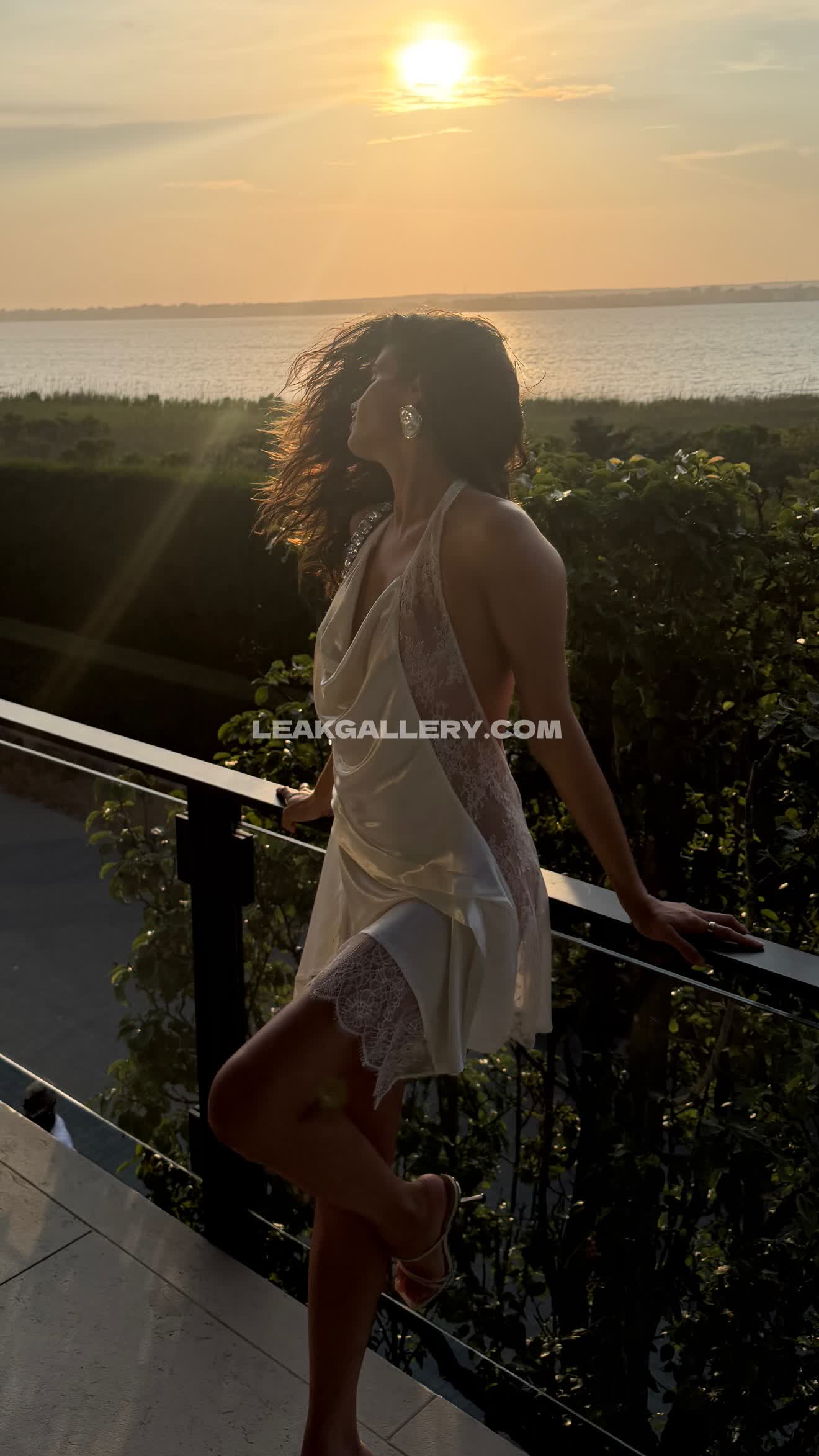 Sarasampaio Exclusive Leaked Nude OnlyFans #12999329