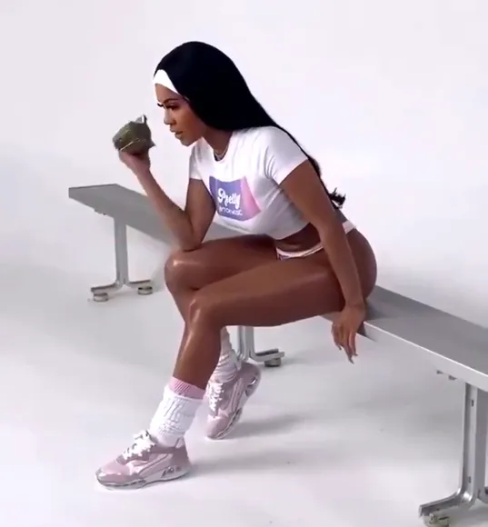 Saweetie Thong Ass On Bench OnlyFans Video Leaked