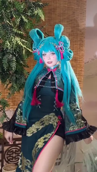 Saya_scarlet High Slit Dress Tease OnlyFans Video Leaked