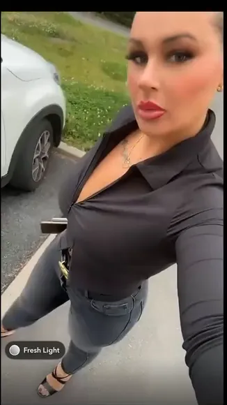 Sbby_astride Low-Cut Black Shirt Tease OnlyFans Video Leaked