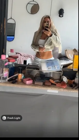 Sbby_astride White Crop Top Pose OnlyFans Video Leaked