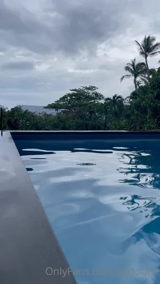 Scalixtor Naked Poolside Pose OnlyFans Video Leaked