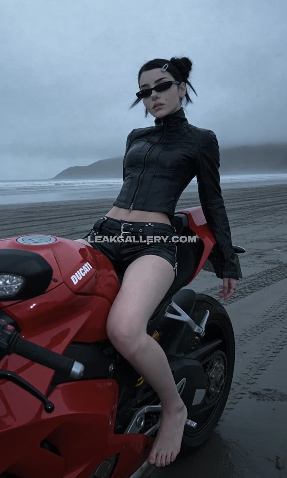 Scarxvamp / scarlet_bacelli Exclusive Leaked Nude OnlyFans #13385262