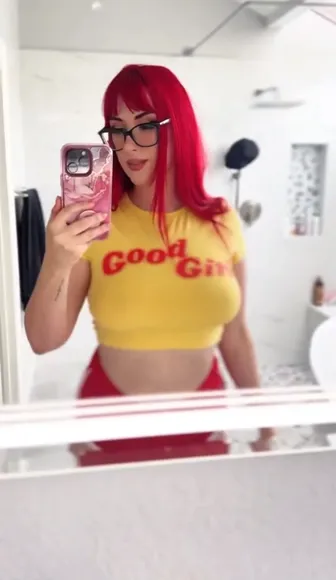 Scubasquad Yellow Crop Top Tease OnlyFans Video Leaked