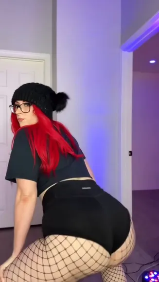 Scubasquad Fishnet Legs Bend Over OnlyFans Video Leaked