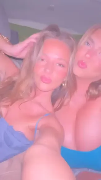 Seerahb2 Blue Bra Tease OnlyFans Video Leaked