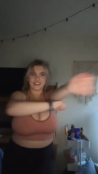 Seerahb2 Sports Bra Twerk Tease OnlyFans Video Leaked