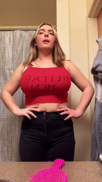 Seerahb2 Red Crop Top Tease OnlyFans Video Leaked