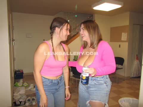 Seerahb2 Pink Top Boobs Display OnlyFans Photo Leaked