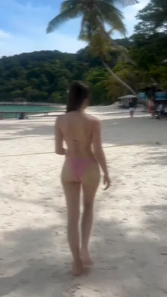 Seliinacat Pink Thong Beach Walk OnlyFans Video Leaked