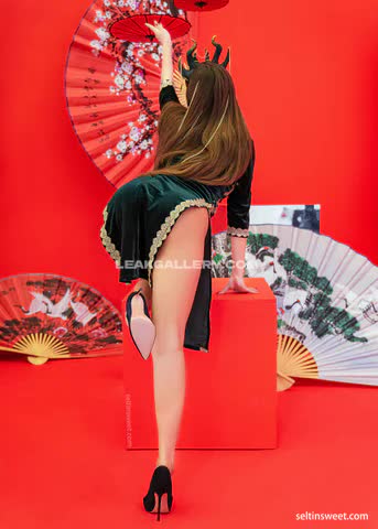 Selti Legs Spread In Velvet OnlyFans Photo Leaked