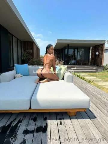 sexy_petite_asian_girl