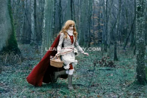 Shaeunderscore Red Cape Forest Walk OnlyFans Photo Leaked