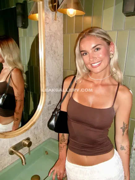 Sharniiie Exclusive Leaked Nude OnlyFans #13103692