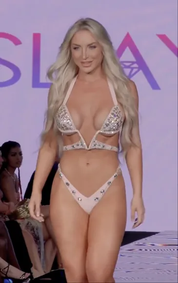 Shaynaholt Sparkly Bikini Catwalk Strut OnlyFans Video Leaked