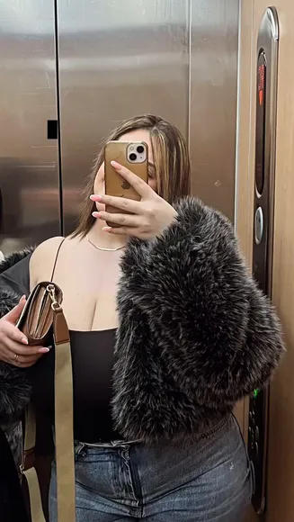 Shaynez92 Furry Coat Cleavage Tease OnlyFans Video Leaked