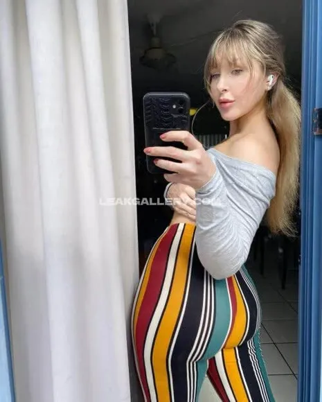 Shelsonlyfans Striped Leggings Ass Pose OnlyFans Photo Leaked
