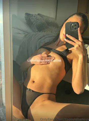 shesoliviabailey
