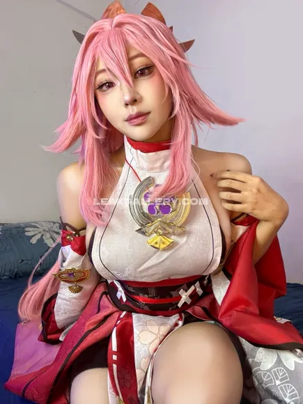 Shey_ Cleavage-Revealing Costume Tease OnlyFans Photo Leaked