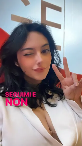 Shiftymine White Blazer Tease OnlyFans Video Leaked