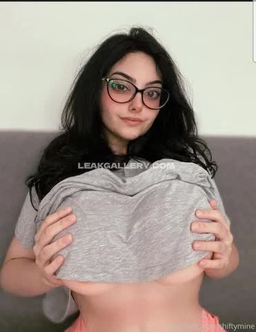 Shiftymine Grey Top Lift Reveal OnlyFans Photo Leaked