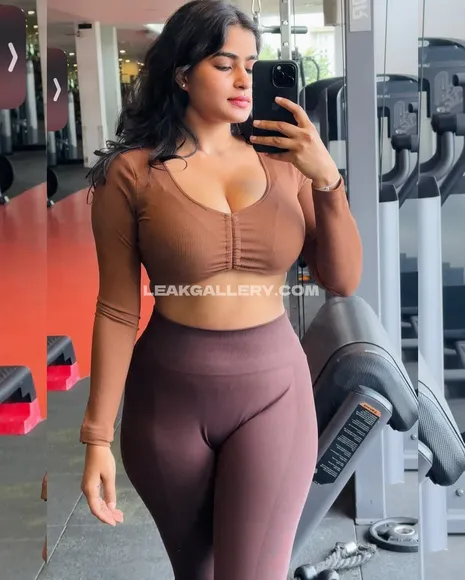 Shilpa Fit Gym Bodysuit Selfie OnlyFans Photo Leaked