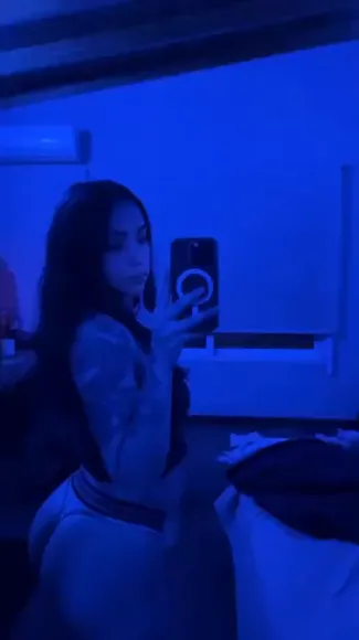 Shulia Tight Shorts Selfie Pose OnlyFans Video Leaked