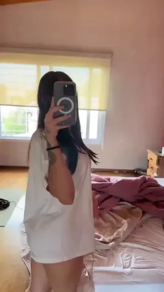 Shulia Lifting Shirt For Ass OnlyFans Video Leaked