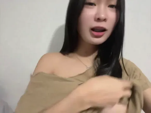 Shyra Tits Revealed Under Shirt OnlyFans Video Leaked