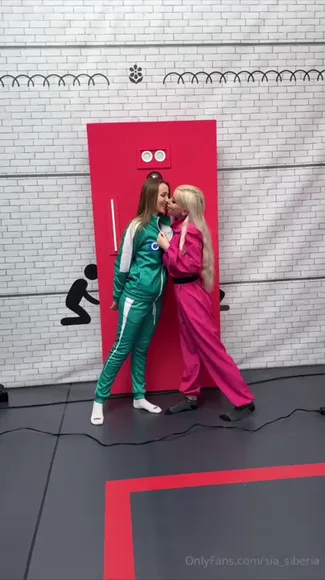Siasiberia Pink Jumpsuit Boobs Exposure OnlyFans Video Leaked