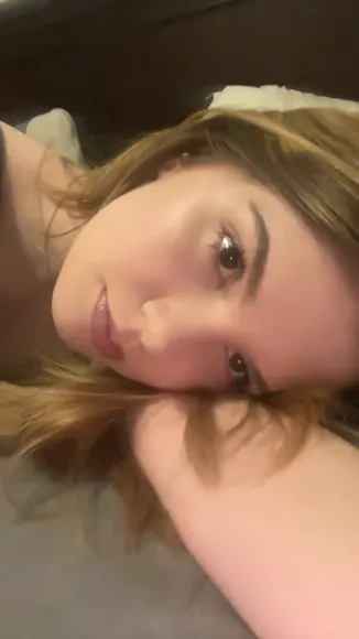 Sillybillyval Low Cut Top Tease OnlyFans Video Leaked