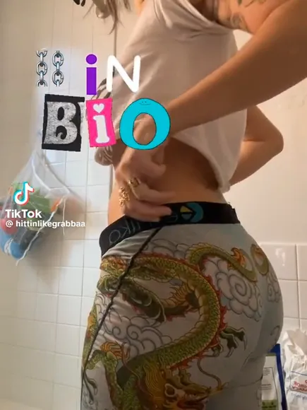 Silverwoods1800 Dragon Print Thong Ass OnlyFans Video Leaked