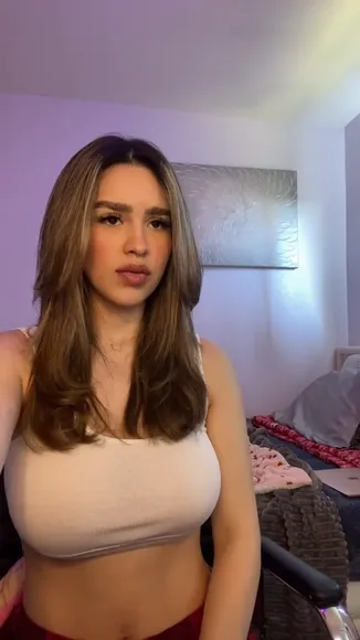 Simplyneida White Crop Top Tease OnlyFans Video Leaked