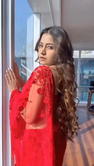 Simrankonly Red Lace Gown Tease OnlyFans Video Leaked