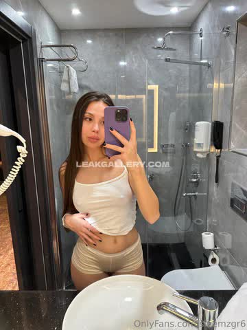 Sinem_ozgur White Crop Top Tease OnlyFans Photo Leaked