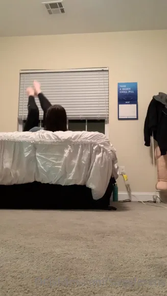 Sizeelevens Bent Over Leg Spread OnlyFans Video Leaked