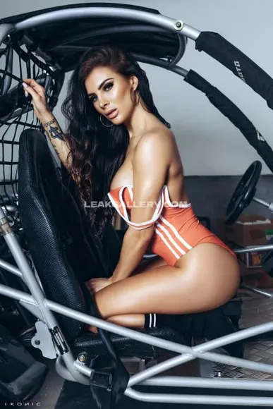 Skylarwalling Orange Bodysuit Tease OnlyFans Photo Leaked