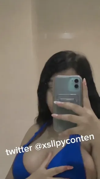 Sllpy0nfctt Blue Bikini Top Tease OnlyFans Video Leaked