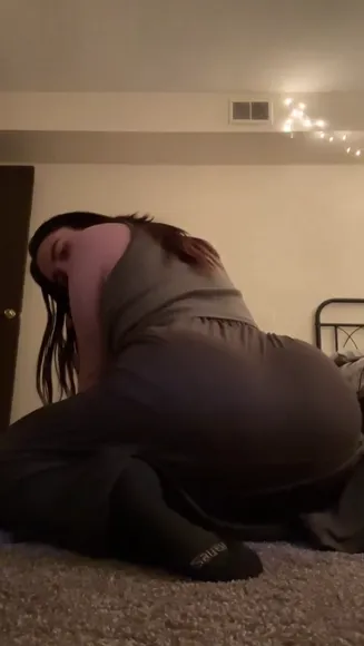 Slutty Thick Ass Kneeling OnlyFans Video Leaked